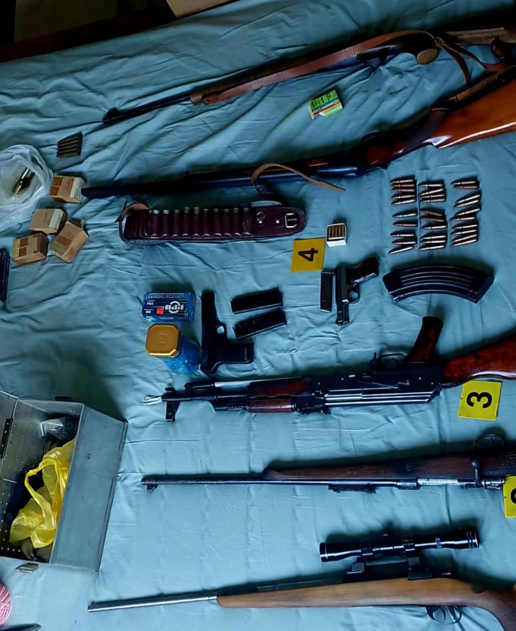 Zbog oružja i droge uhvaćena jedna osoba