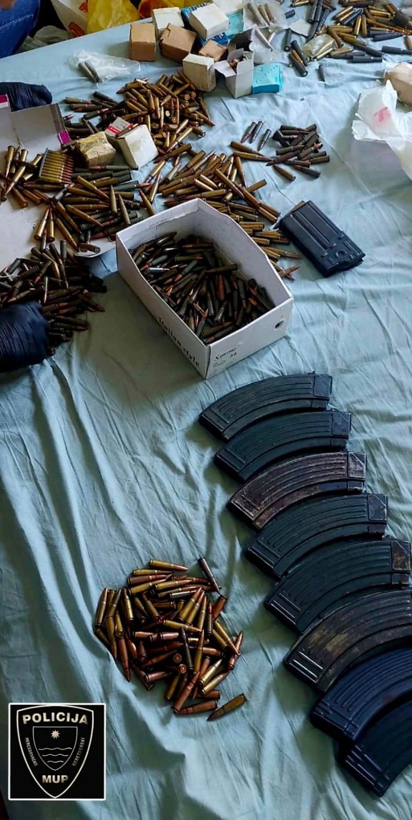 Zbog oružja i droge uhvaćena jedna osoba