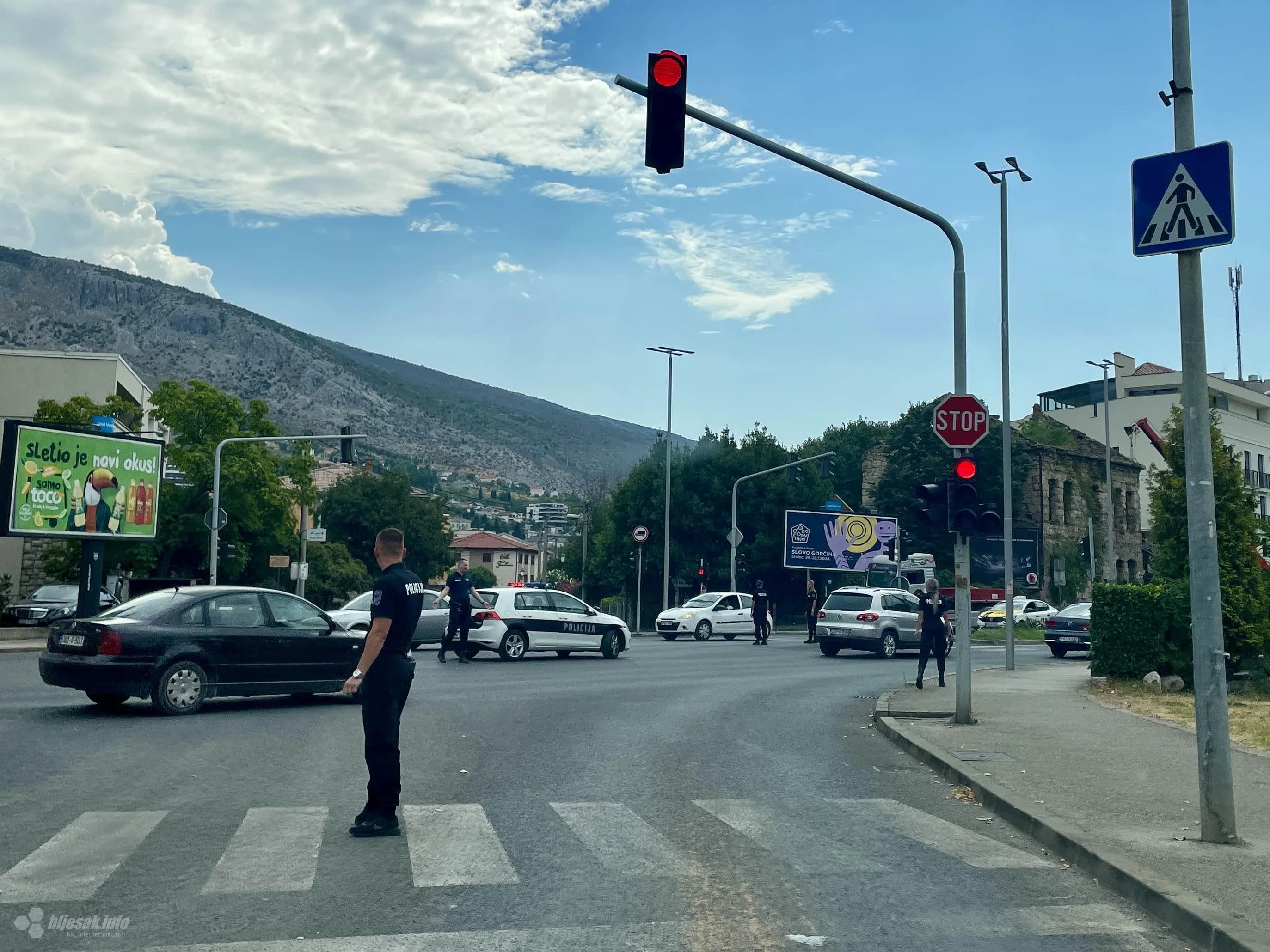 Policija regulira promet