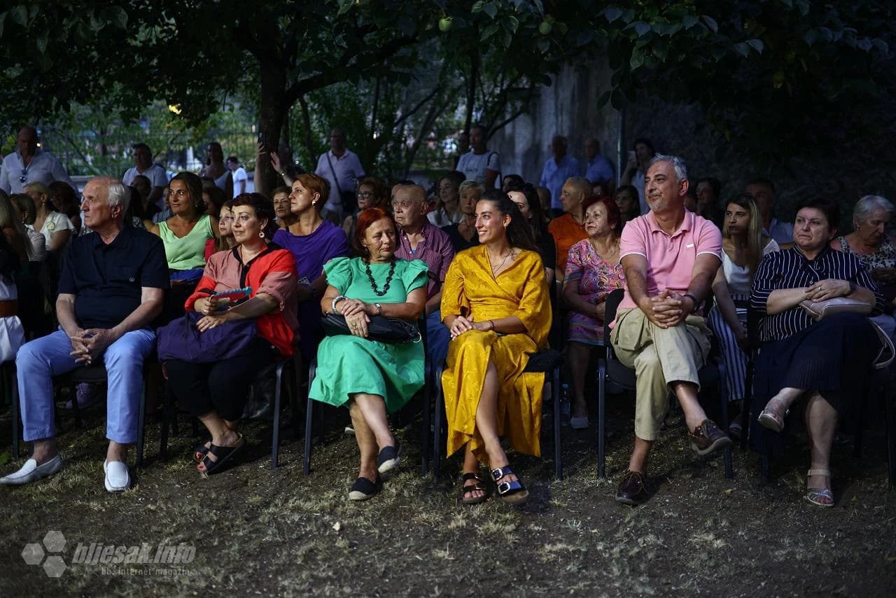 Ines Kajić Bubalo u Mostaru predstavila roman pod nazivom Krojačica