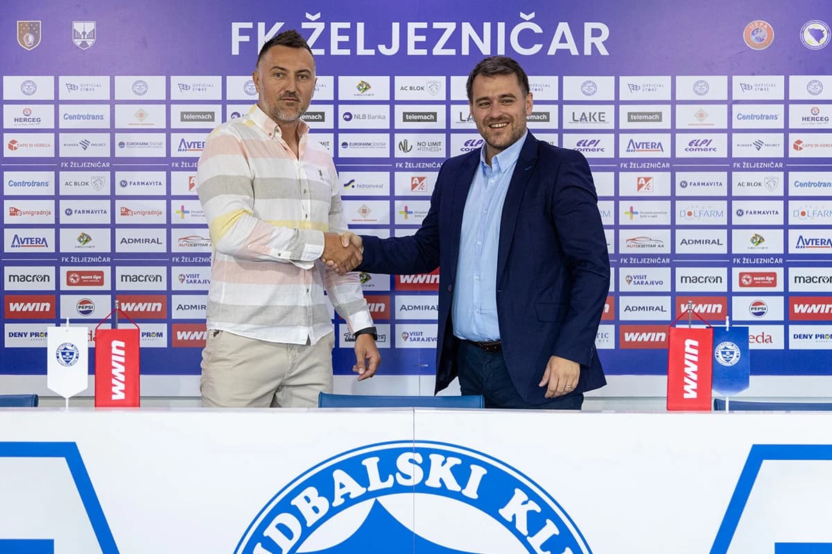  Ugovor je ispred FK Željezničar potpisao predsjednik Upravnog odbora gosp. Admir Tunović, a ispred kompanije WWIN gosp. Jeronim Franjić.