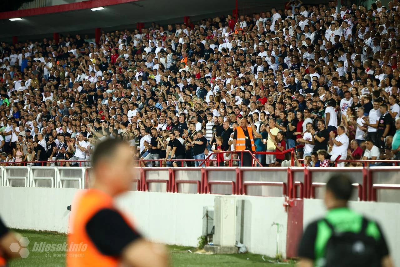 Pune tribine u prvoj europskoj utakmici