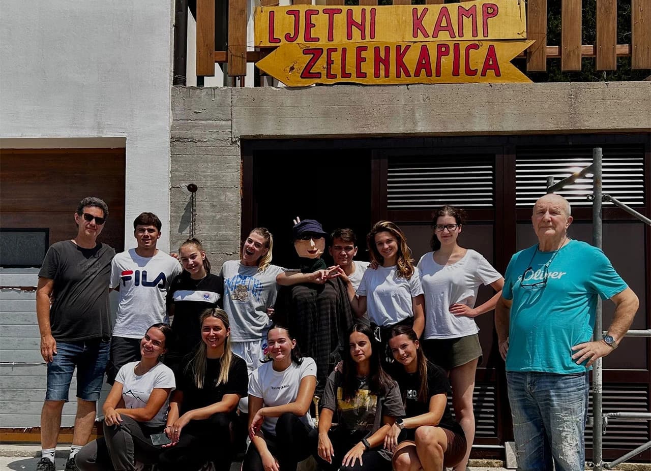 Ekipa Zelenkapice na čelu s profesorom Vavom