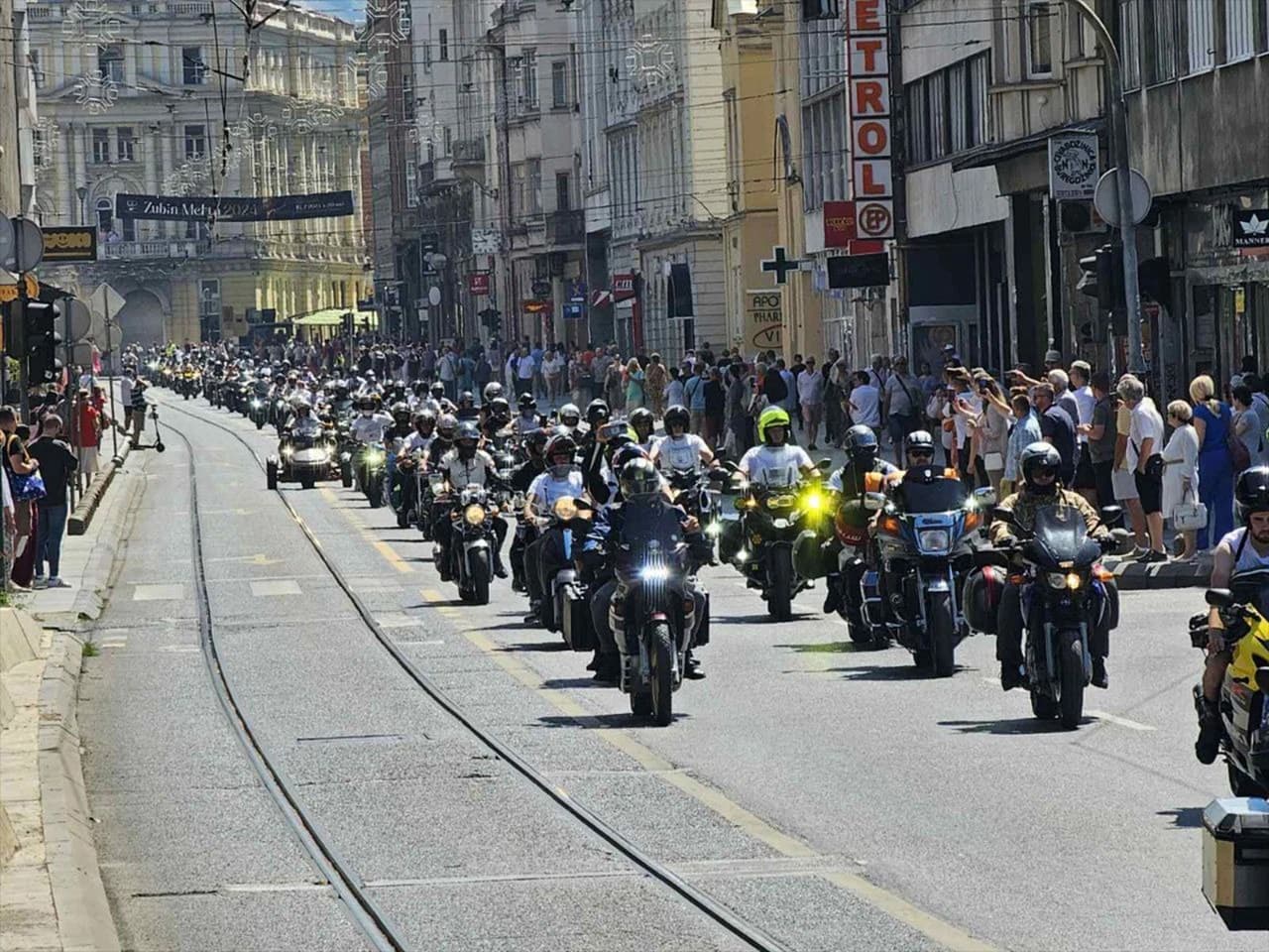 Stotine motociklista iz Sarajeva krenule ka Potočarima