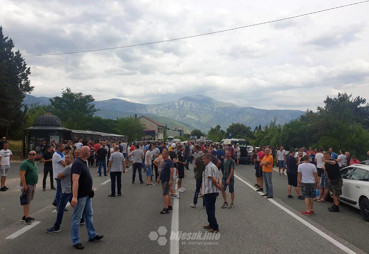 Blokiran magistralni put M17