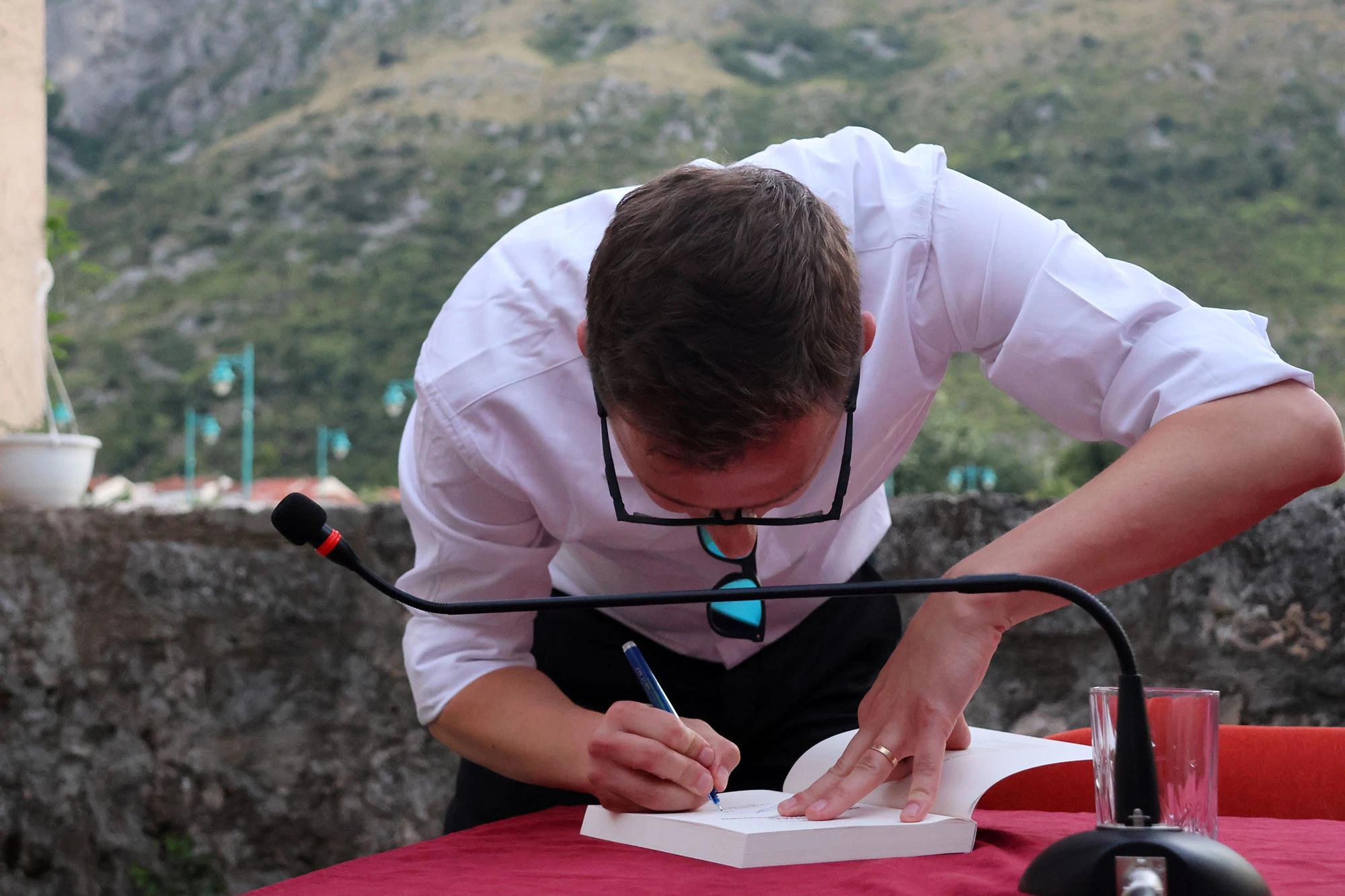 Promocija knjige ''Bošnjaci: nacija nakon genocida'' autora Jasmina Mujanovića