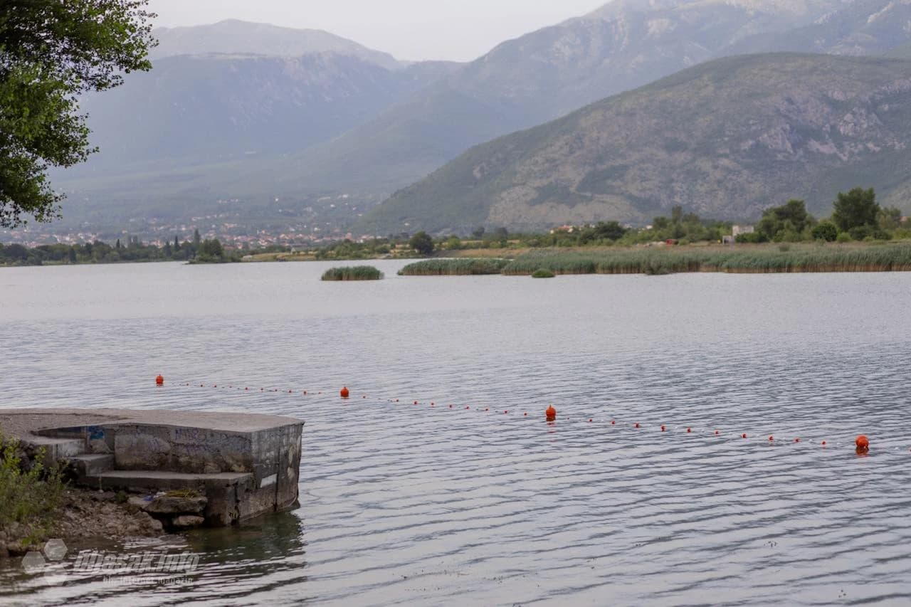 Postavljene bove na Mostarskom jezeru
