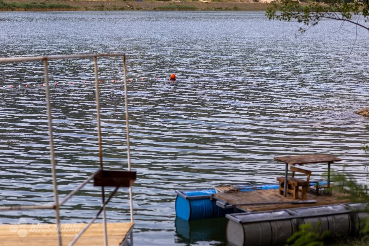 Postavljene bove na Mostarskom jezeru