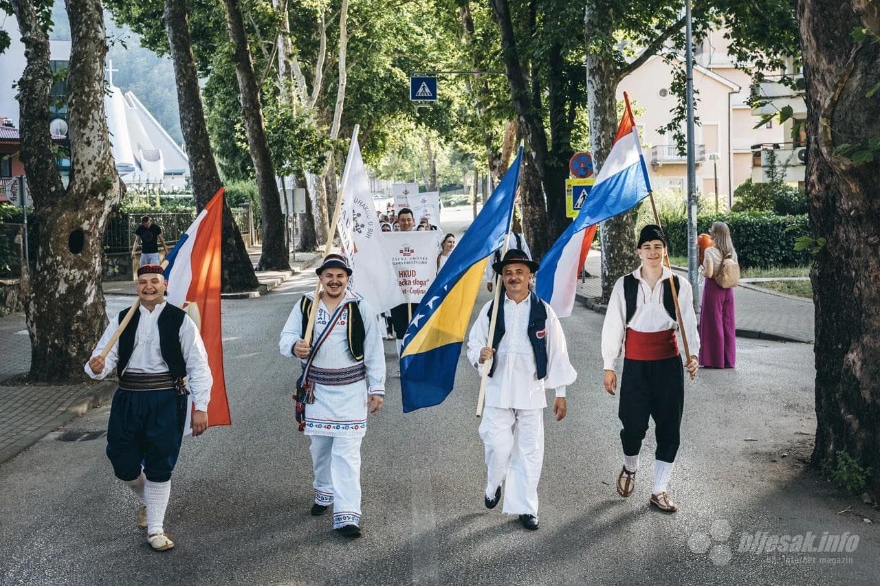 Smotra izvornog folklora Hrvata u BiH