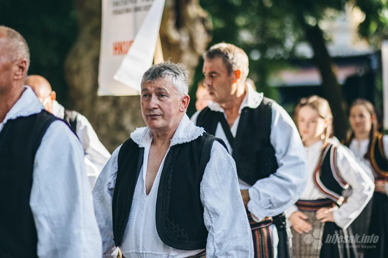 Smotra izvornog folklora Hrvata u BiH