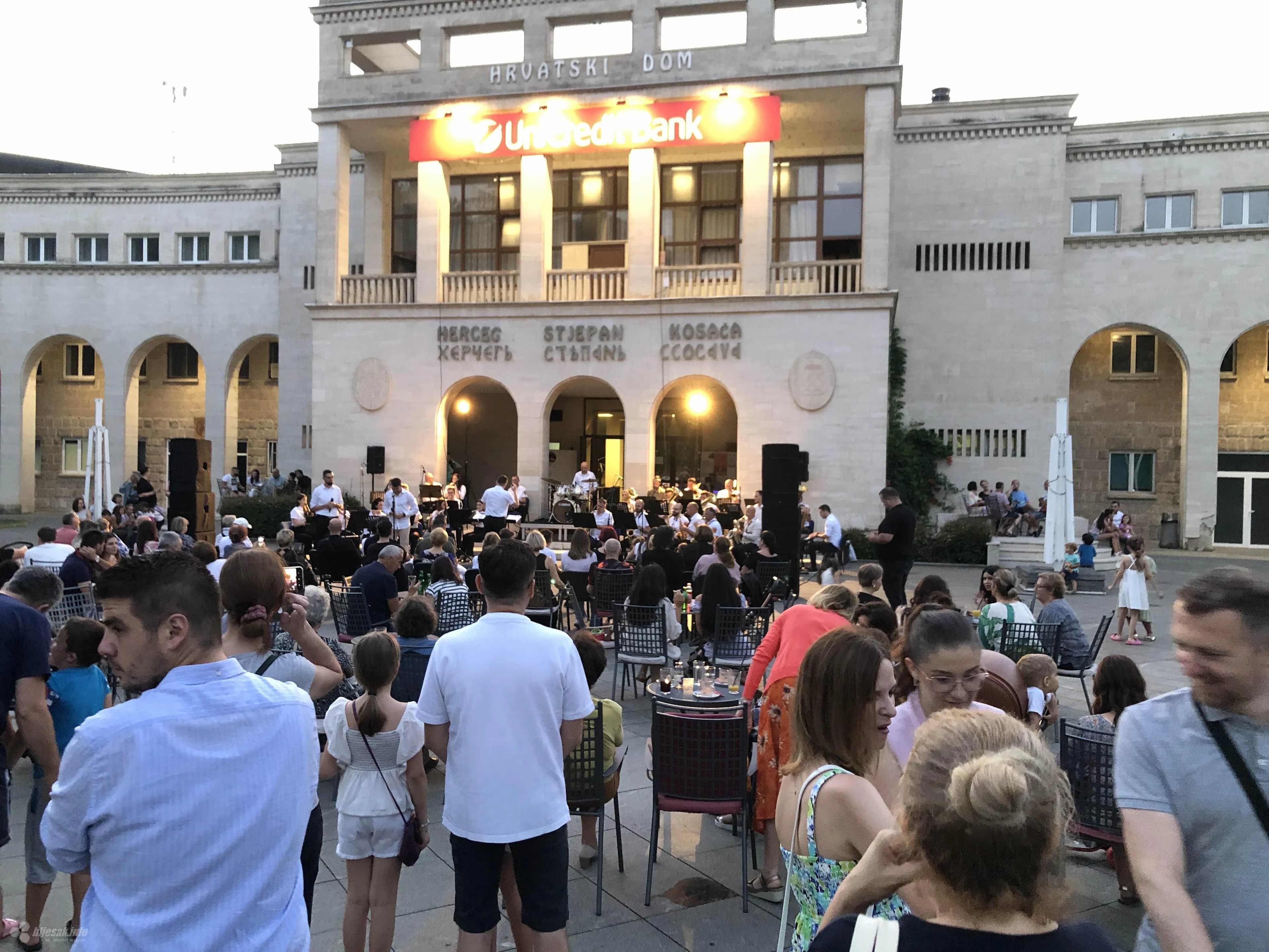 Hrvatska glazba Mostar priredila je još jedan veličanstveni ljetni rođendanski koncert