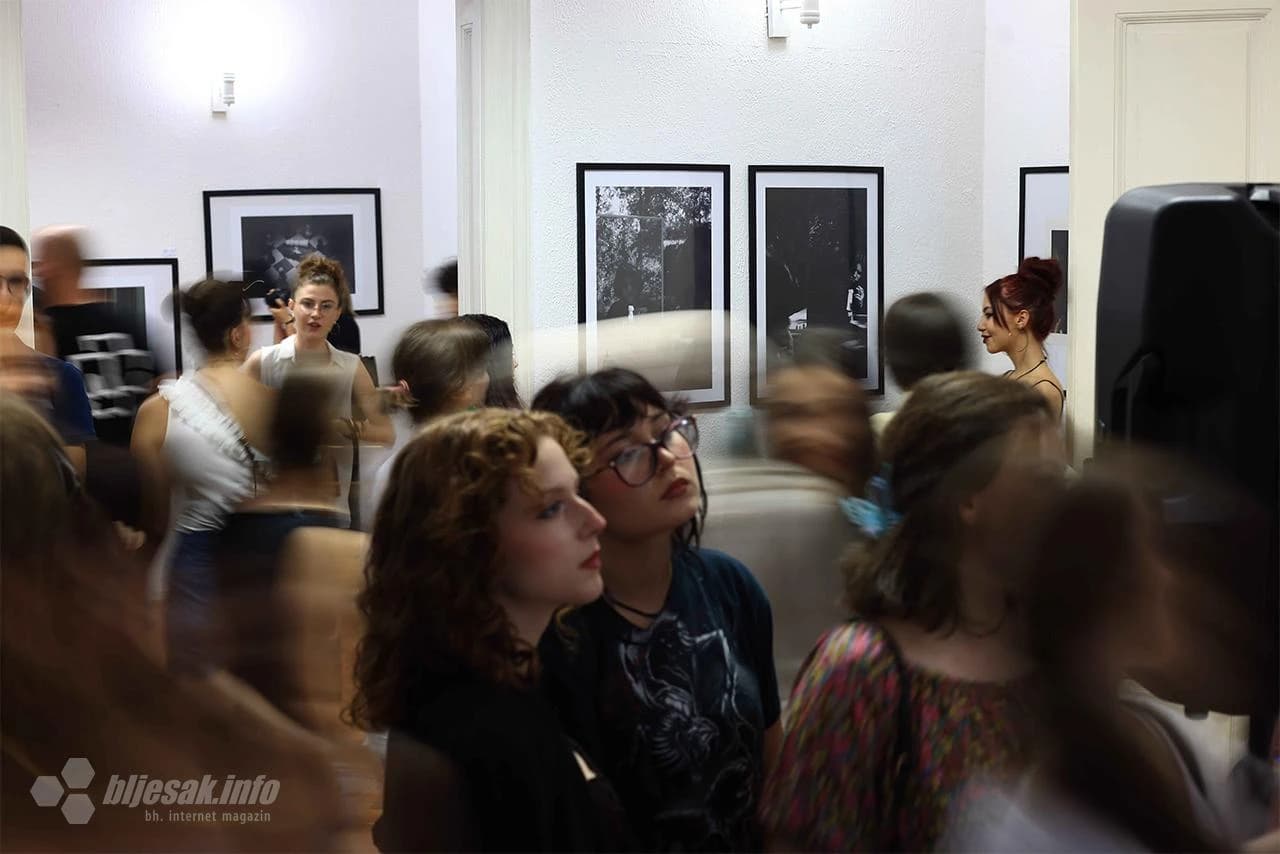 Izložba fotografija u Mostaru