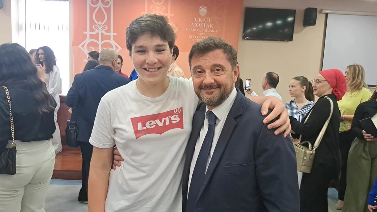 Dodijeljene nagrade najboljim učenicima osnovnih i srednjih škola