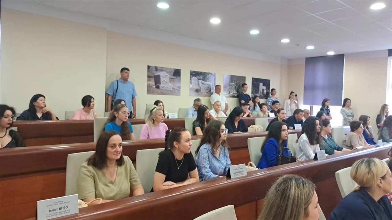 Dodijeljene nagrade najboljim učenicima osnovnih i srednjih škola