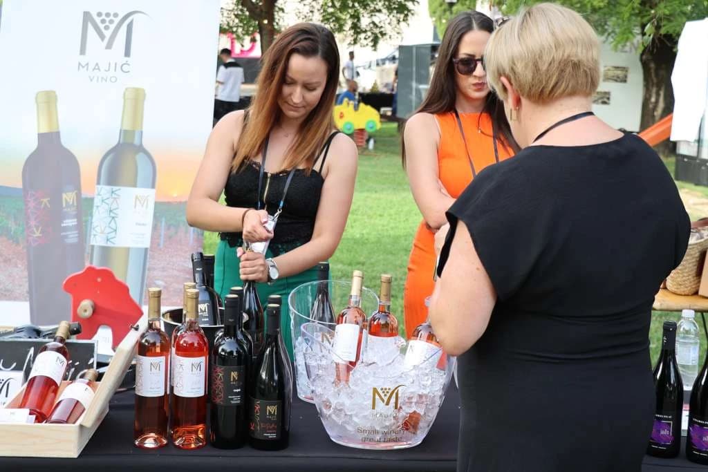 Na jednom od štandova izlagača