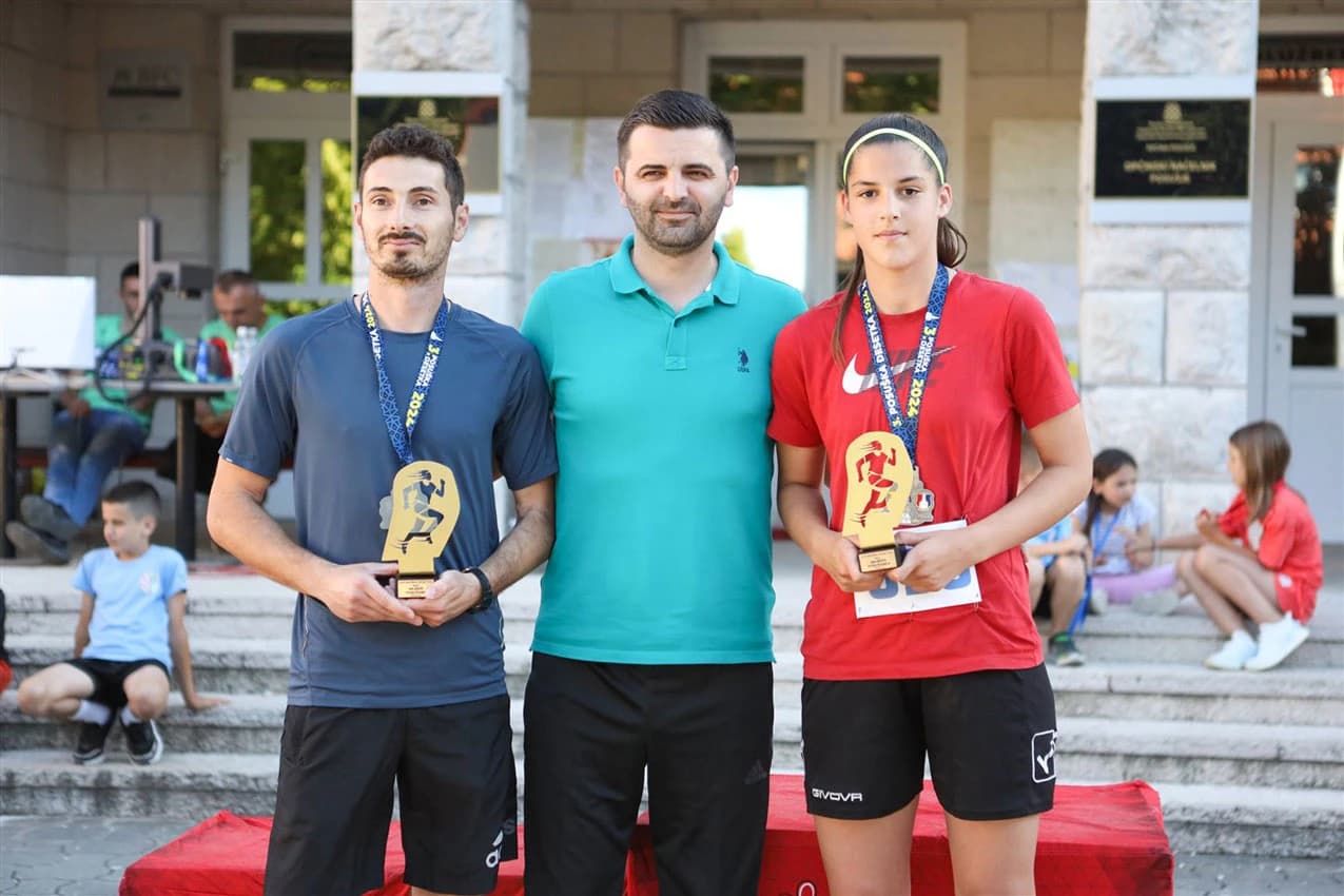 Natjecatelji s načelnikom Begićem