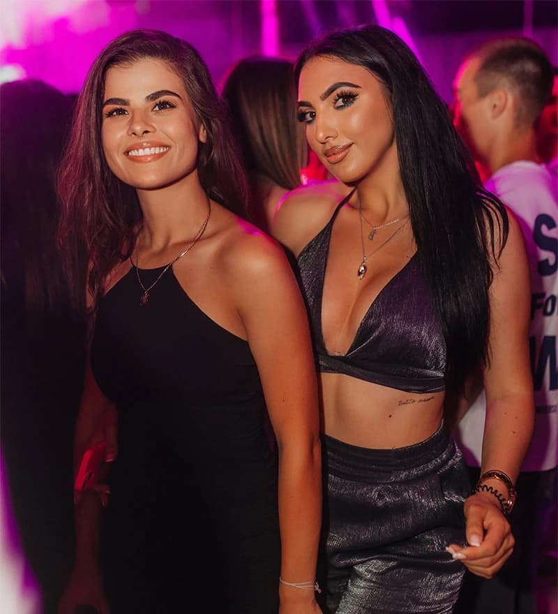 Uvijek luda zabava u klubu Daleka obala 