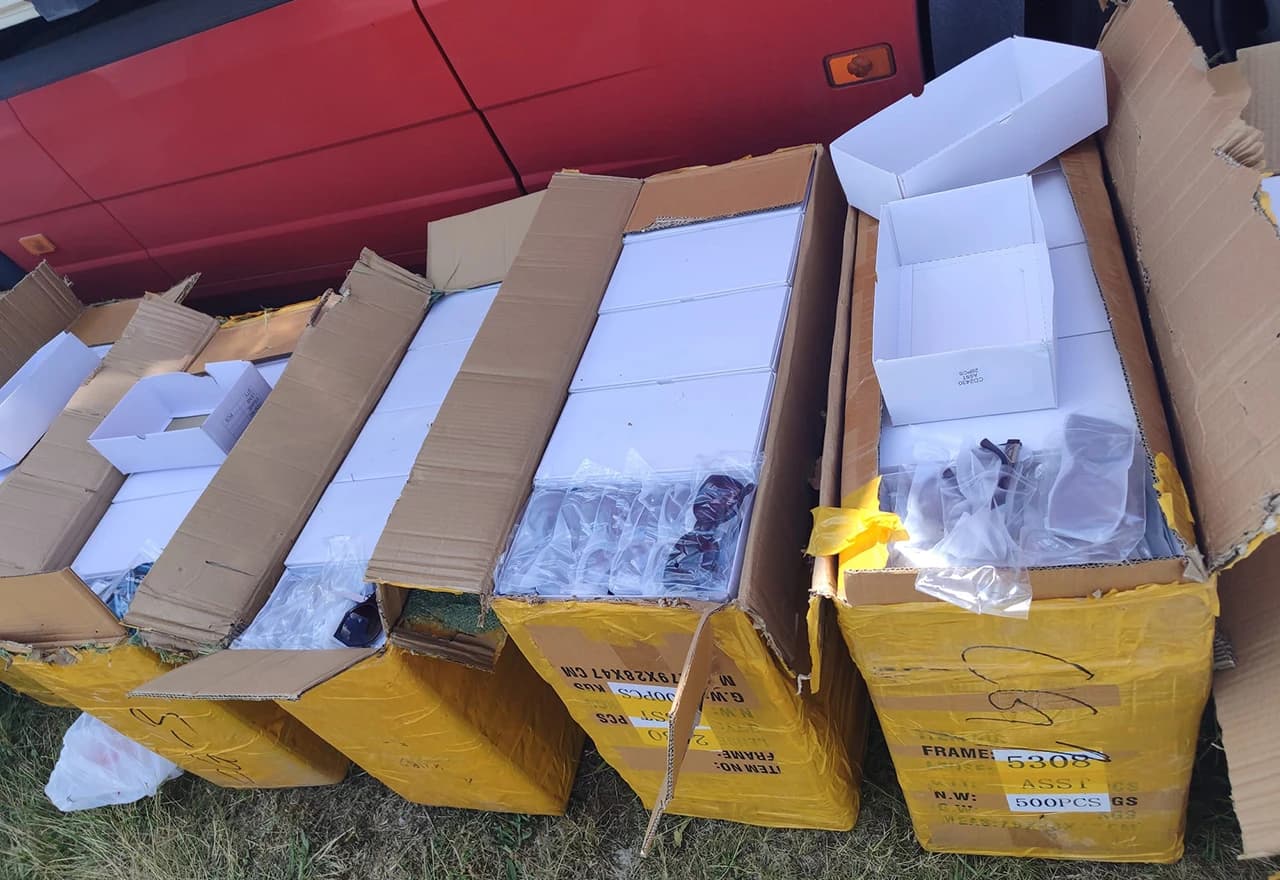 Pošiljke skrivenih naočala