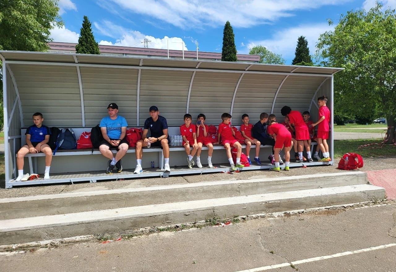 Na turniru sudjeluju ekipe iz Bosne i Hercegovine, Hrvatske, Srbije, Crne Gore i Slovenije