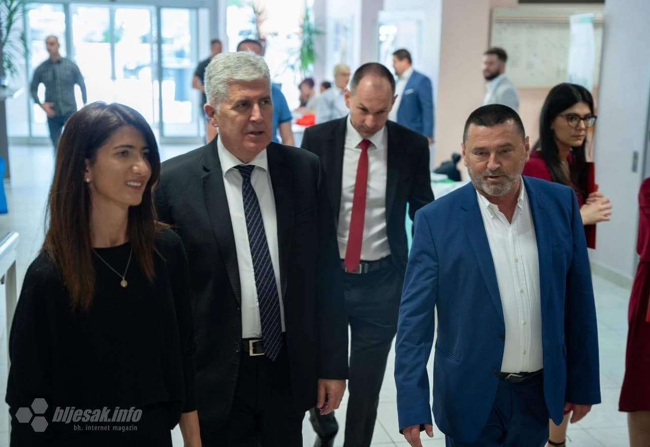 Devetnaesti simpozij iz dječje kirurgije i urologije 