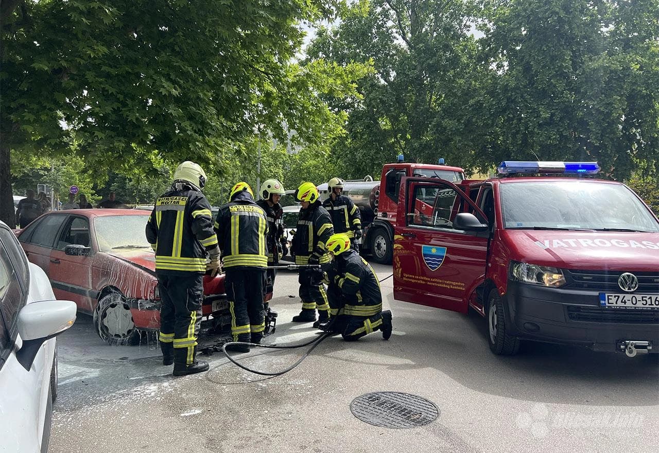 Požar na automobilu na Rondou 