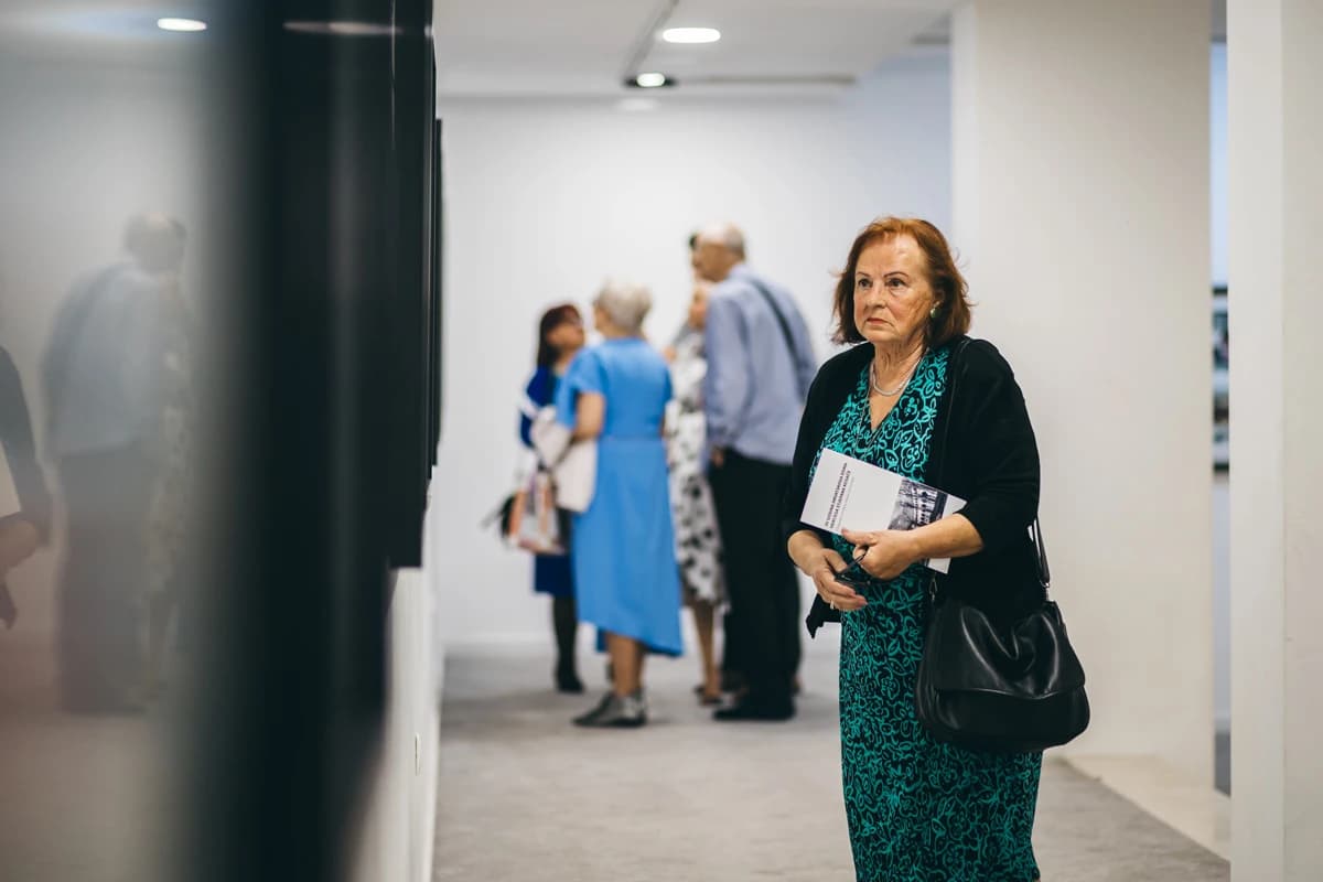 Izložba fotografija iz fundusa Udruženja Ćiril Ćiro Raič okupila je veliki broj posjetitelja 