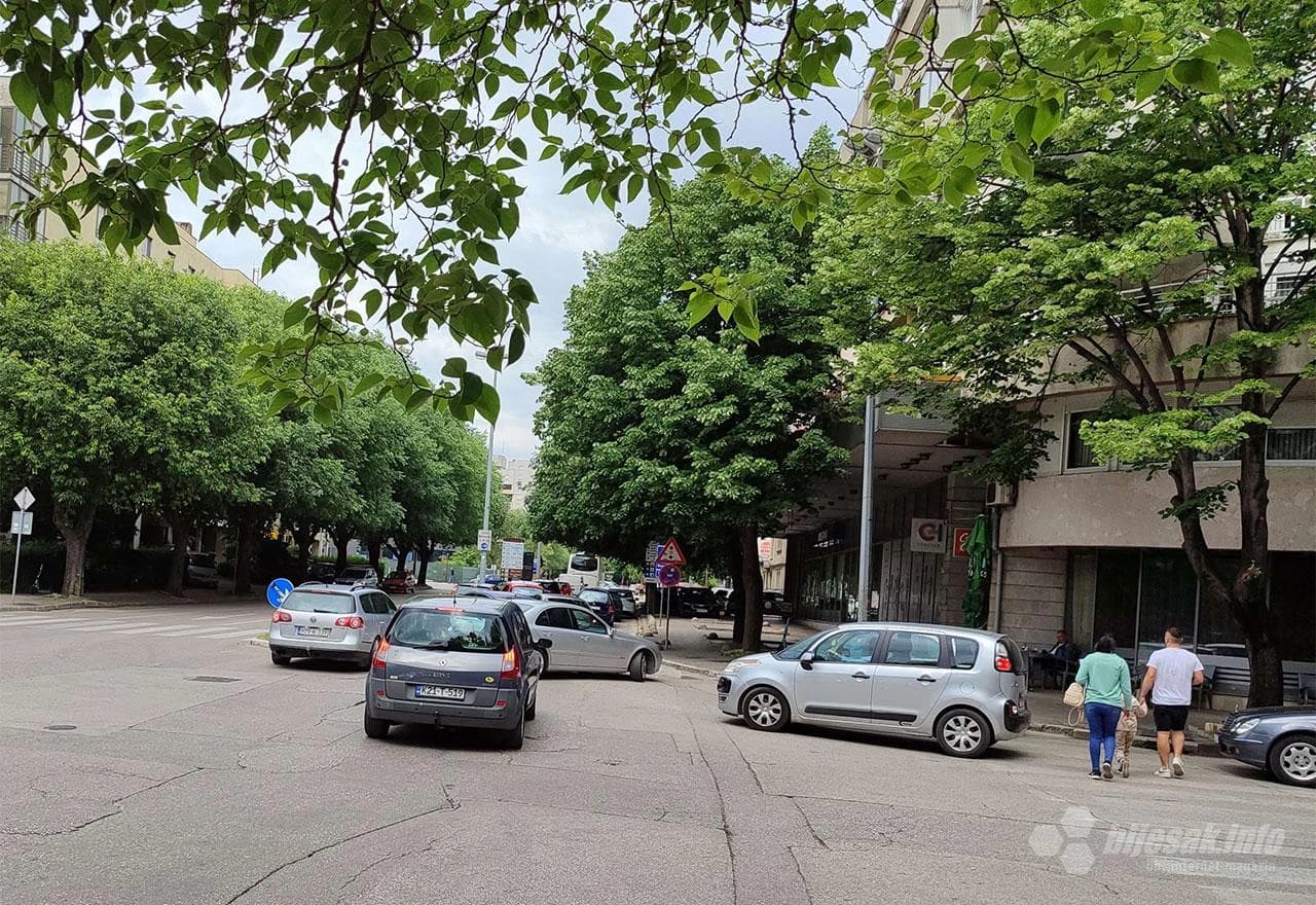 Kolona i nervoza na mostarskom raskrižju