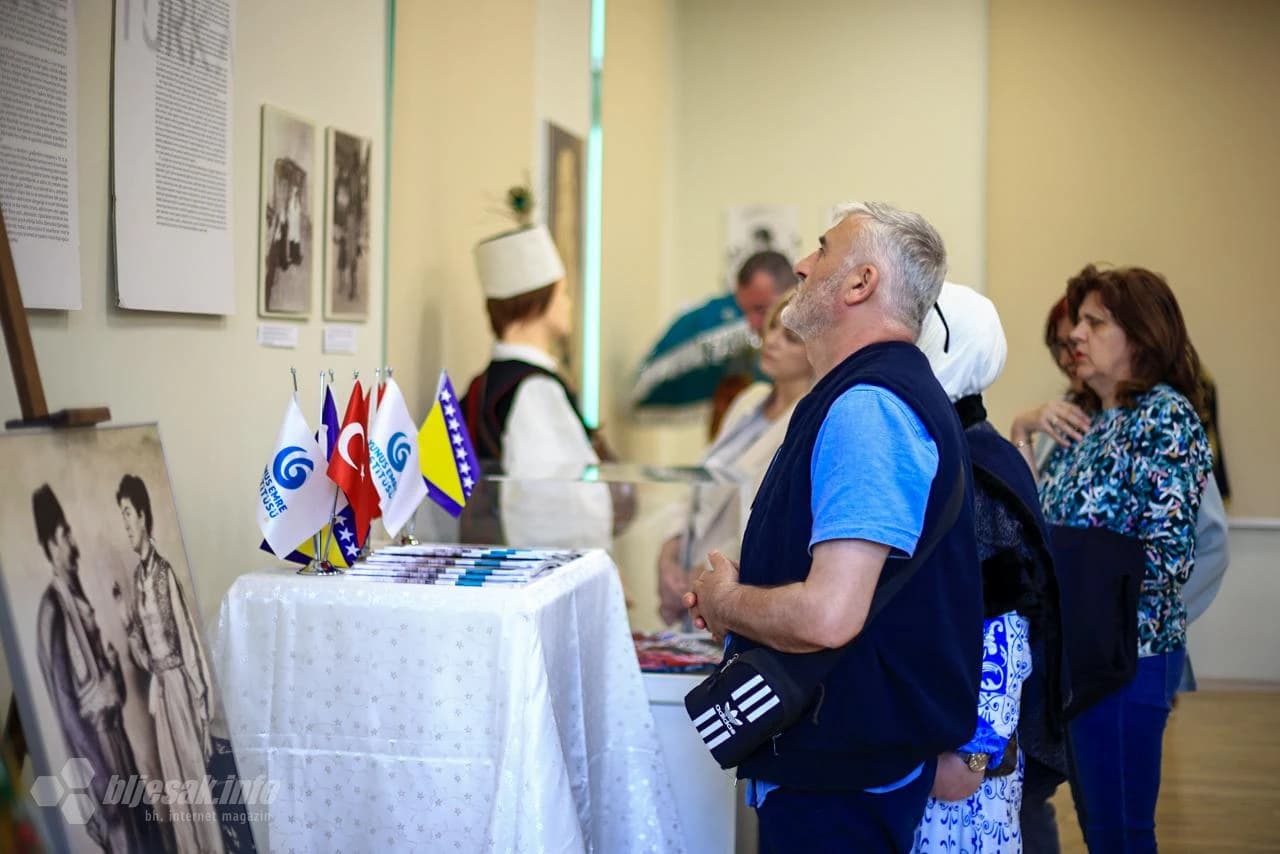 Izložba "A La Turka - orijentalni utjecaji na hrvatske narodne nošnje" stigla je u Mostar
