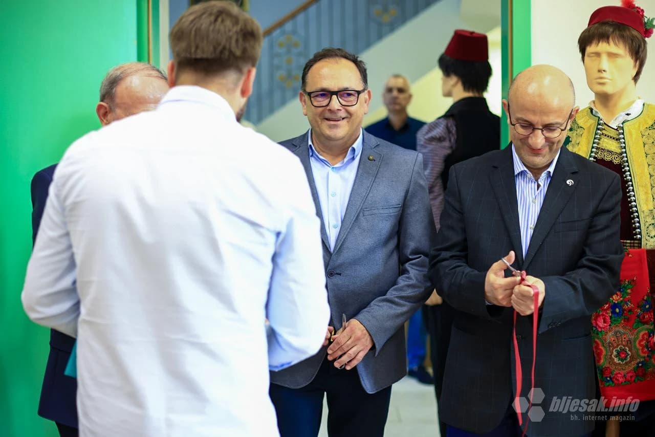 Izložba je u Mostar došla u suradnji Yunus Emre Enstitüsü i Kulturnog centra Travno