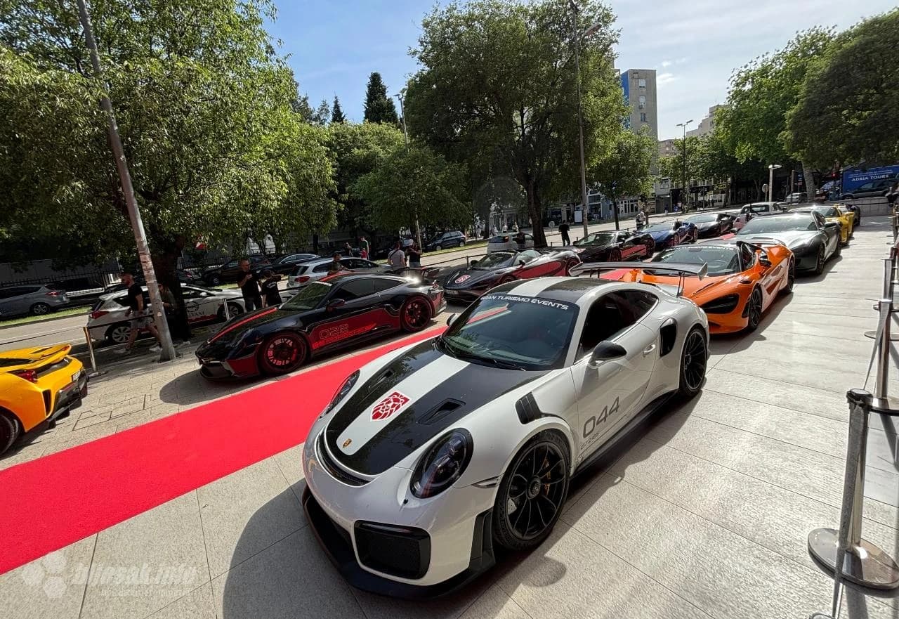 Vozni park o kojim mnogi sanjaju 