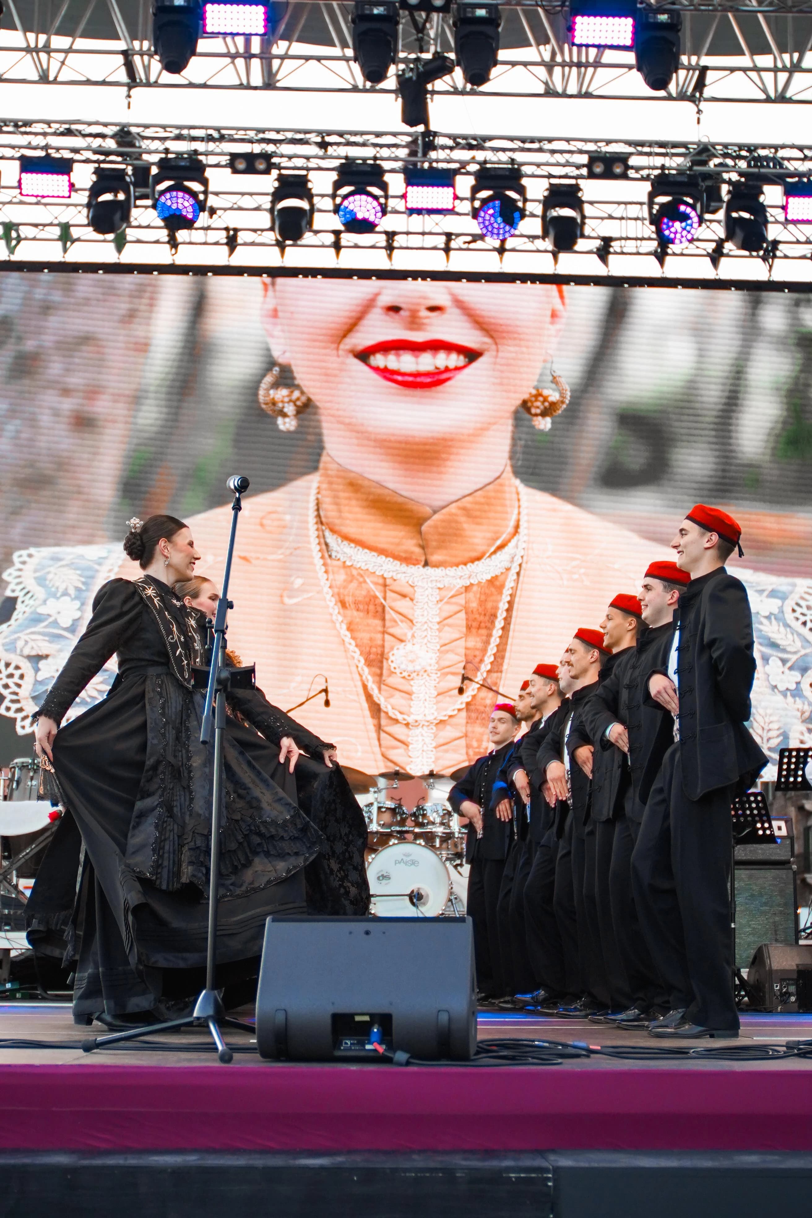 Mostarski i Splitski folkloraši zajedno napravili spektakularan koncert 