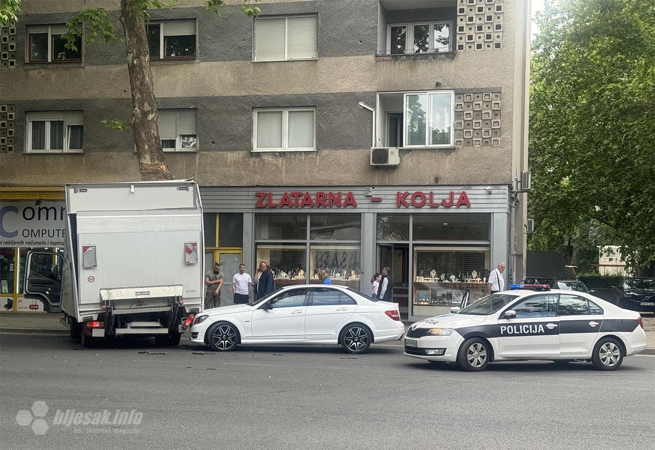 Sudar kamiona i Mercedesa u Mostaru