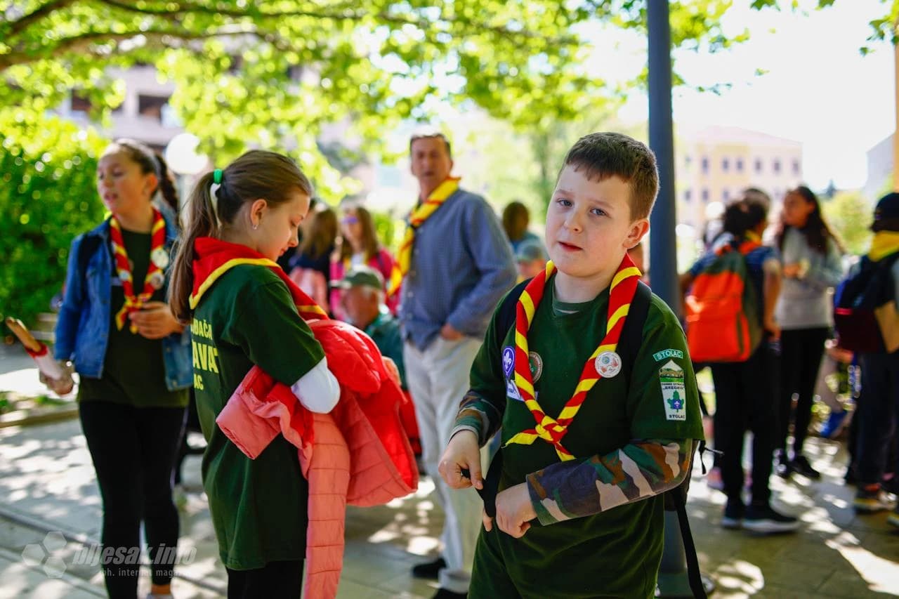Mali izviđači u Mostaru