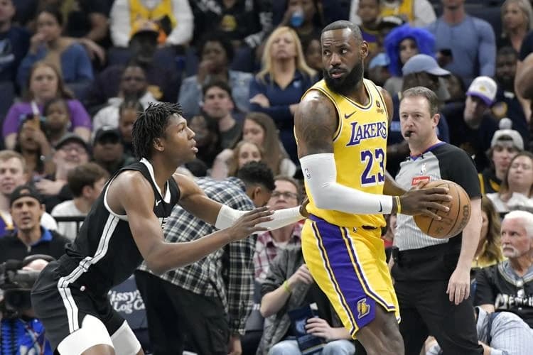 Lakersi su slavili baš  u završnici utakmice 