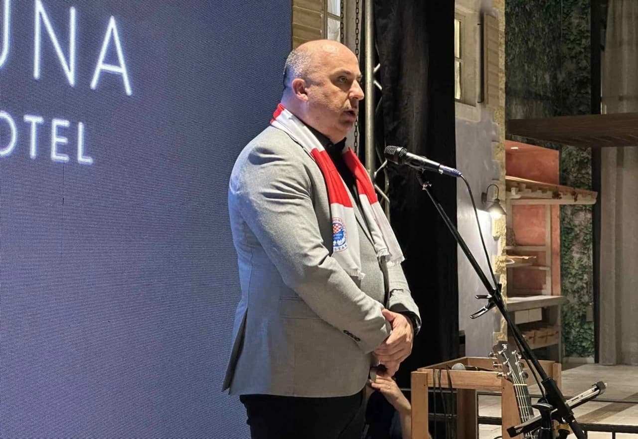 Predsjednik Upravnog odbora Hrvatskog športskog kluba (HŠK) Zrinjski Denis Lasić 