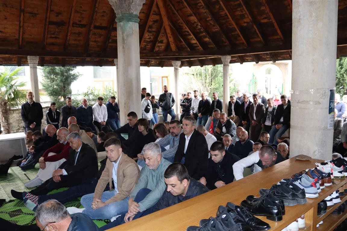 Središnja manifestacija klanjanja Bajram namaza