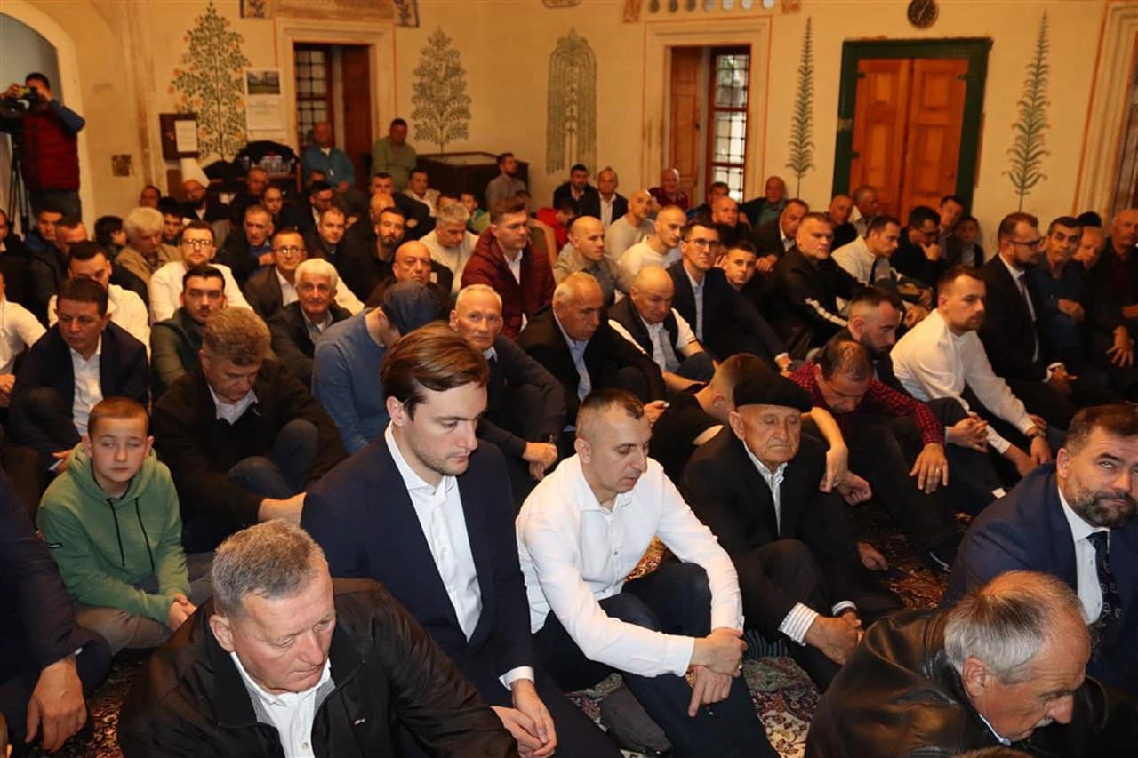 Središnja manifestacija klanjanja Bajram namaza