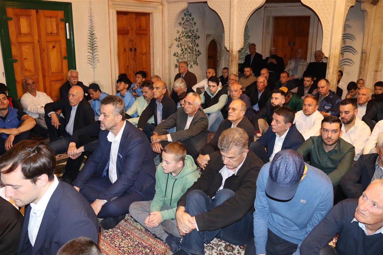 Središnja manifestacija klanjanja Bajram namaza