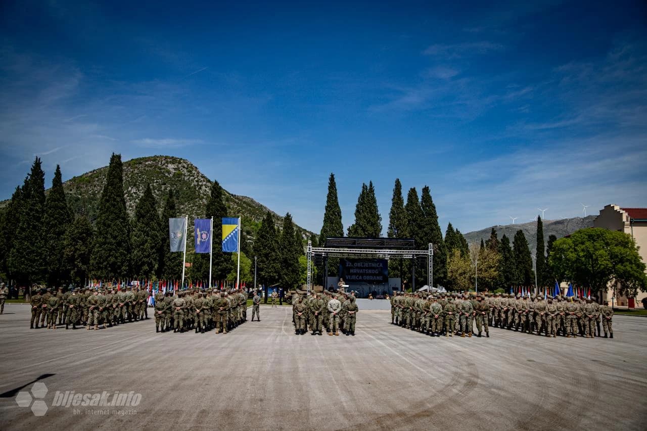 Obilježavanje 19. obljetnice 1. pješačke (gardijske) pukovnije Oružanih snaga (OS) BiH i 32. obljetnice Hrvatskog vijeća obrane (HVO)