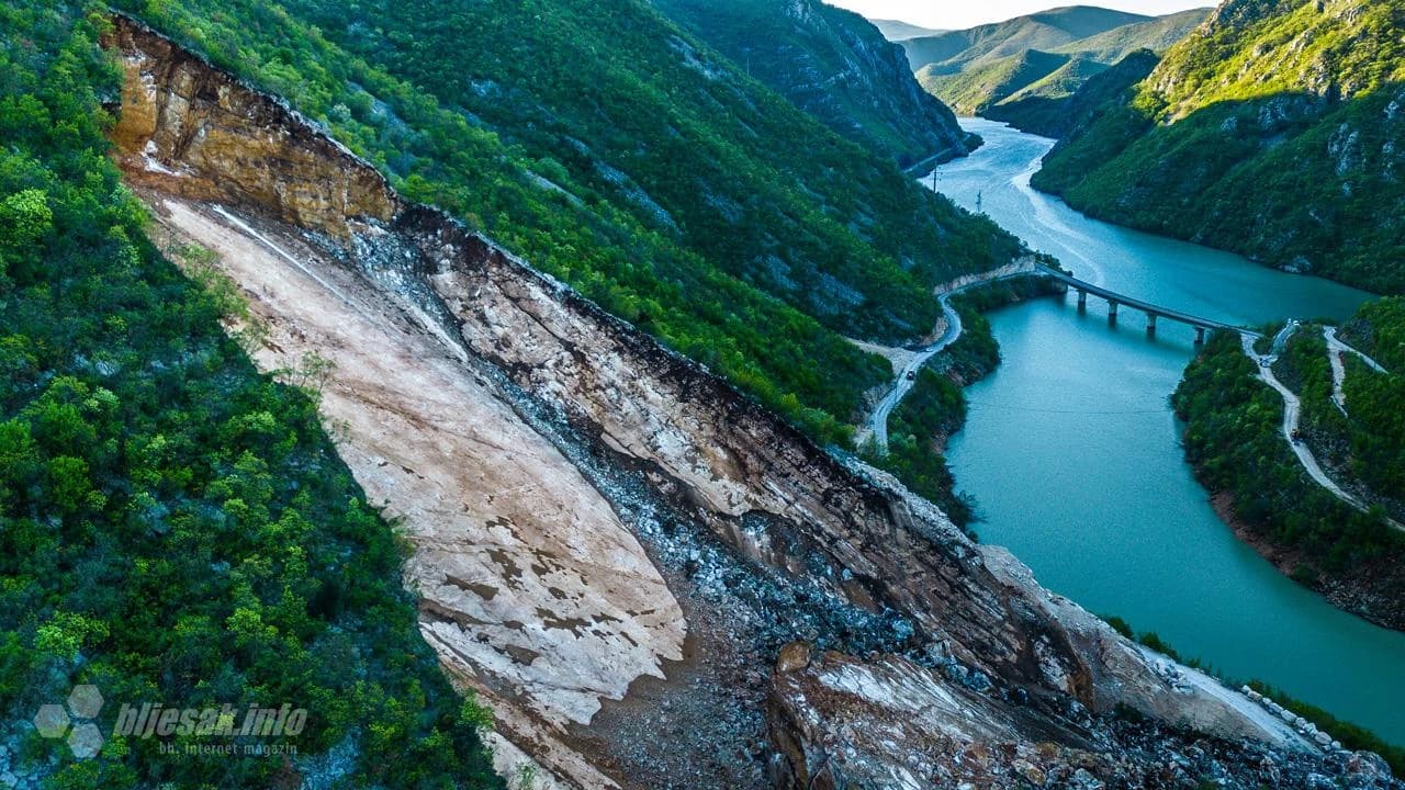 Pogled iz zraka na odron i rijeku Neretvu
