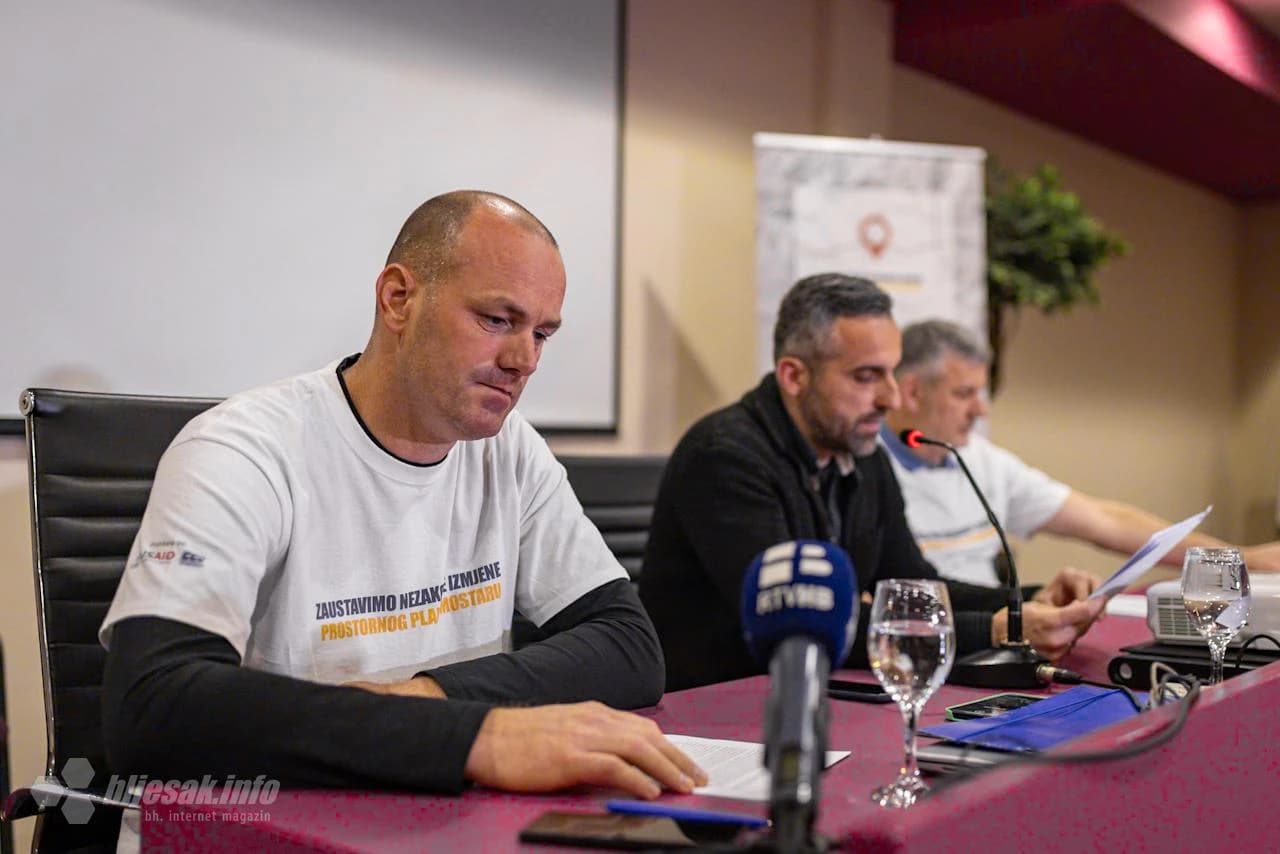 S konferencije za medije Neformalne grupe građana