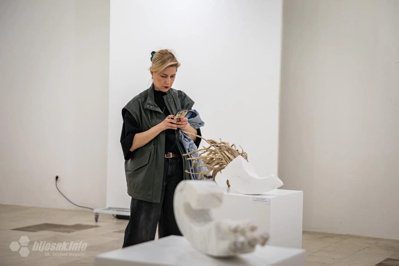 Izložba Oslobađanje Maše Paunović u Galeriji kraljice Katarine Kosače u Mostaru