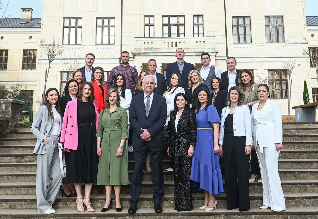 Nekadašnji učenici i učenice Srednje strukovne škole Široki Brijeg obilježili 20 godina mature