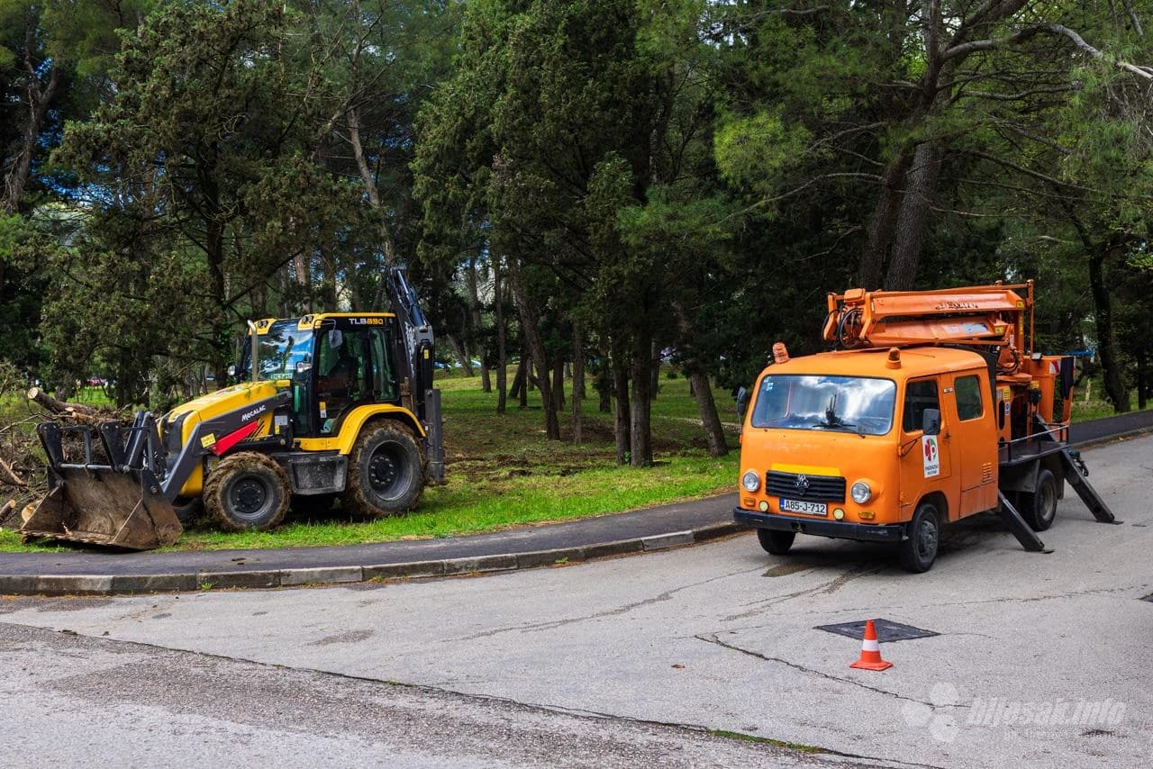 Komunalci i građani...