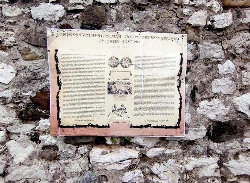 Jedan od panoa s podacima u tvrđavi