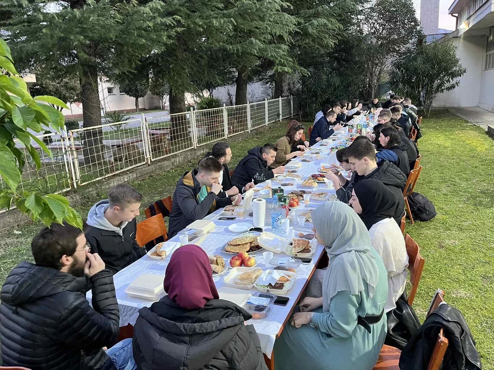 Zajednički iftar