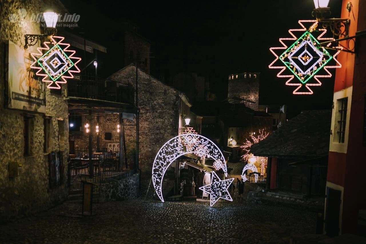 Okićeni Mostar povodom mjeseca Ramazana