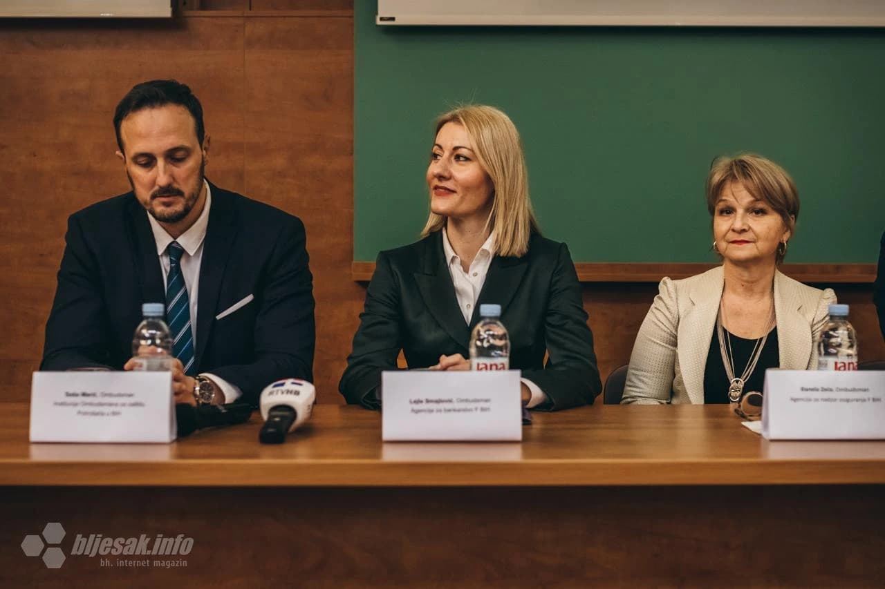 Panelisti koji su izlagali na panelu naziva "Zaštita potrošača financijskih usluga i digitalna sigurnost"