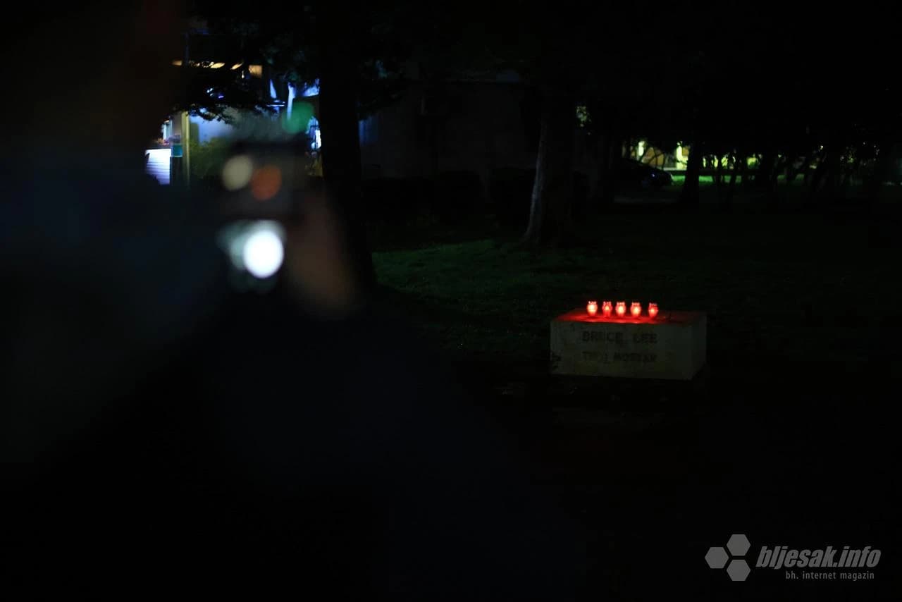 Građani zapalili svijeće za Bruce Leea