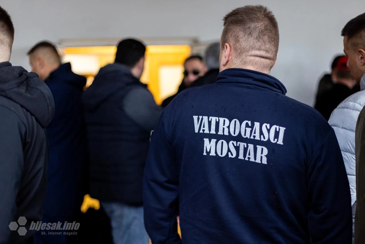 Na gradskom groblju Sutina, više stotina građana ispratilo Đemu, dobrog duha grada Mostara